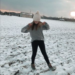 Meet your Posher, Perri